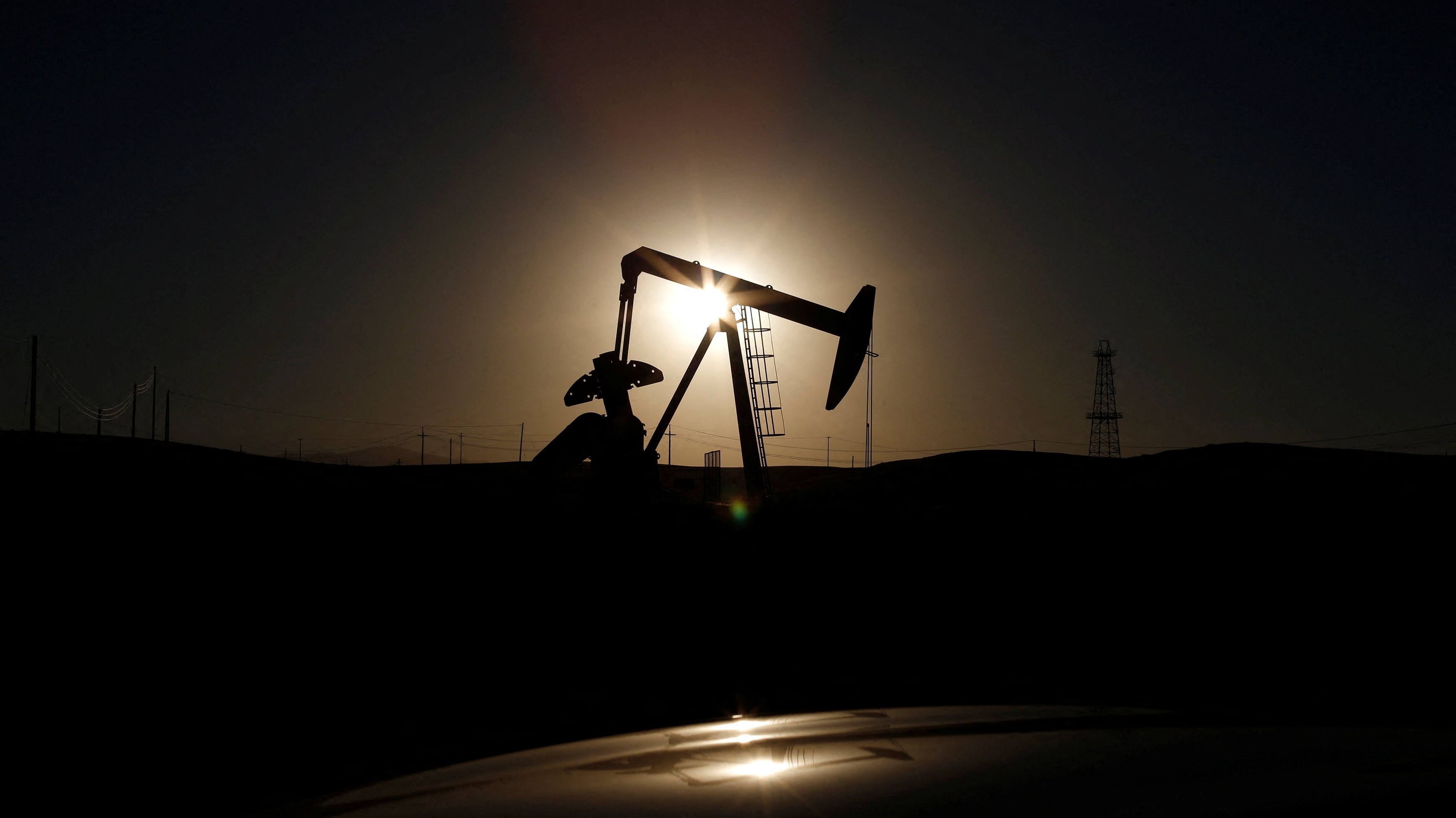 油價(jià)從四年多低位反彈