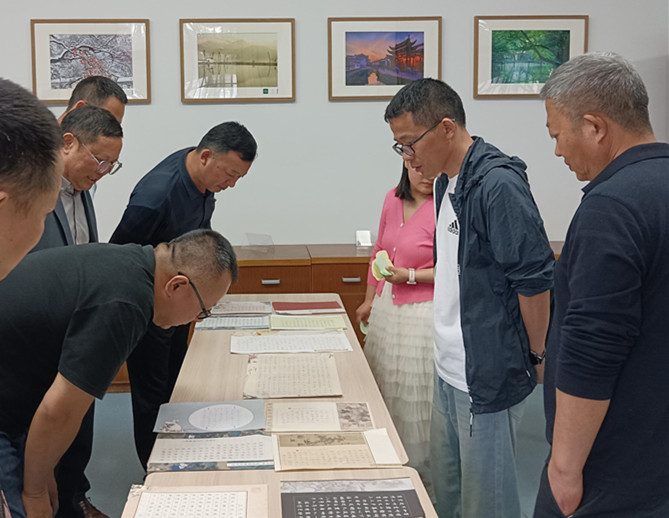 皖徽州區(qū)：揮毫競(jìng)墨韻 童心向未來(lái)