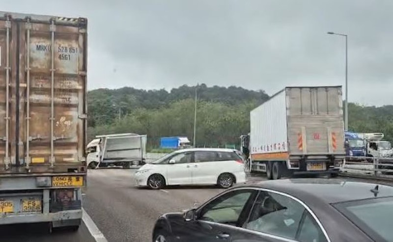 吐露港公路5車串燒釀6傷 相關(guān)行車線一度全線封閉