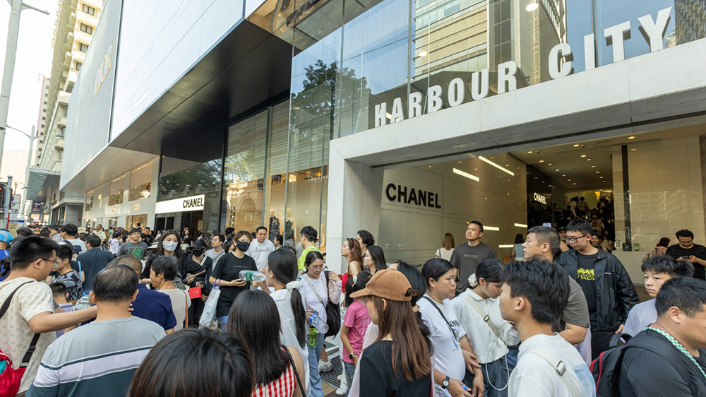 海港城五一黃金周推廣活動成功刺激大額消費 逾千顧客消費過萬元換領(lǐng)簽賬獎賞