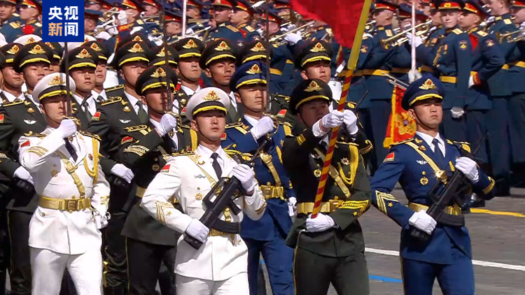 雄姿英發(fā)！中國儀仗隊步入莫斯科紅場