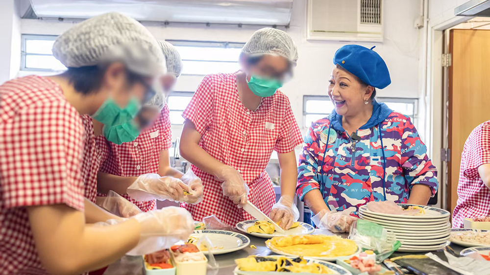 懲教署母親節(jié)活動(dòng) 薛家燕助在囚少女製作便當(dāng)感恩母愛(ài)