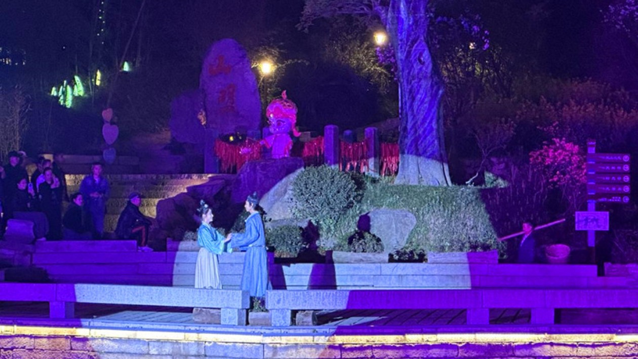 皖徽州區(qū)：「自然劇場+科技敘事」 《靈山戀》領(lǐng)銜鄉(xiāng)旅「重頭戲」