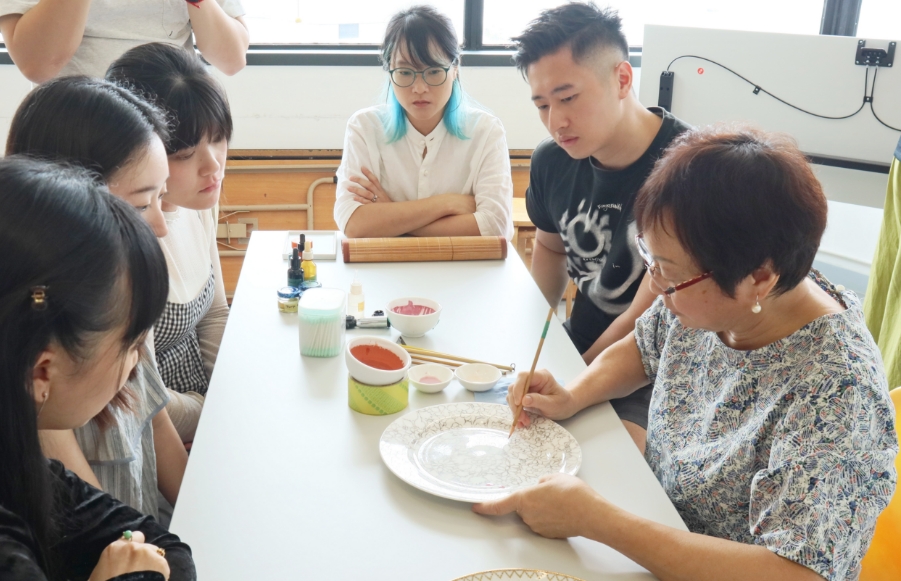 傳承非遺手工藝 5學(xué)員廣彩作品將於大館展出