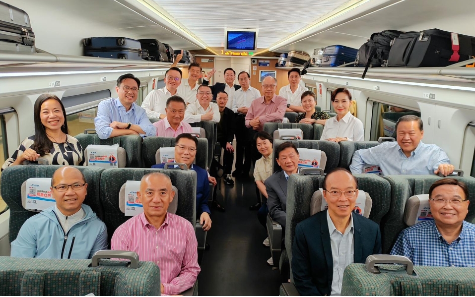 港區(qū)全國(guó)人大代表赴粵東調(diào)研 攜手開(kāi)拓新機(jī)遇