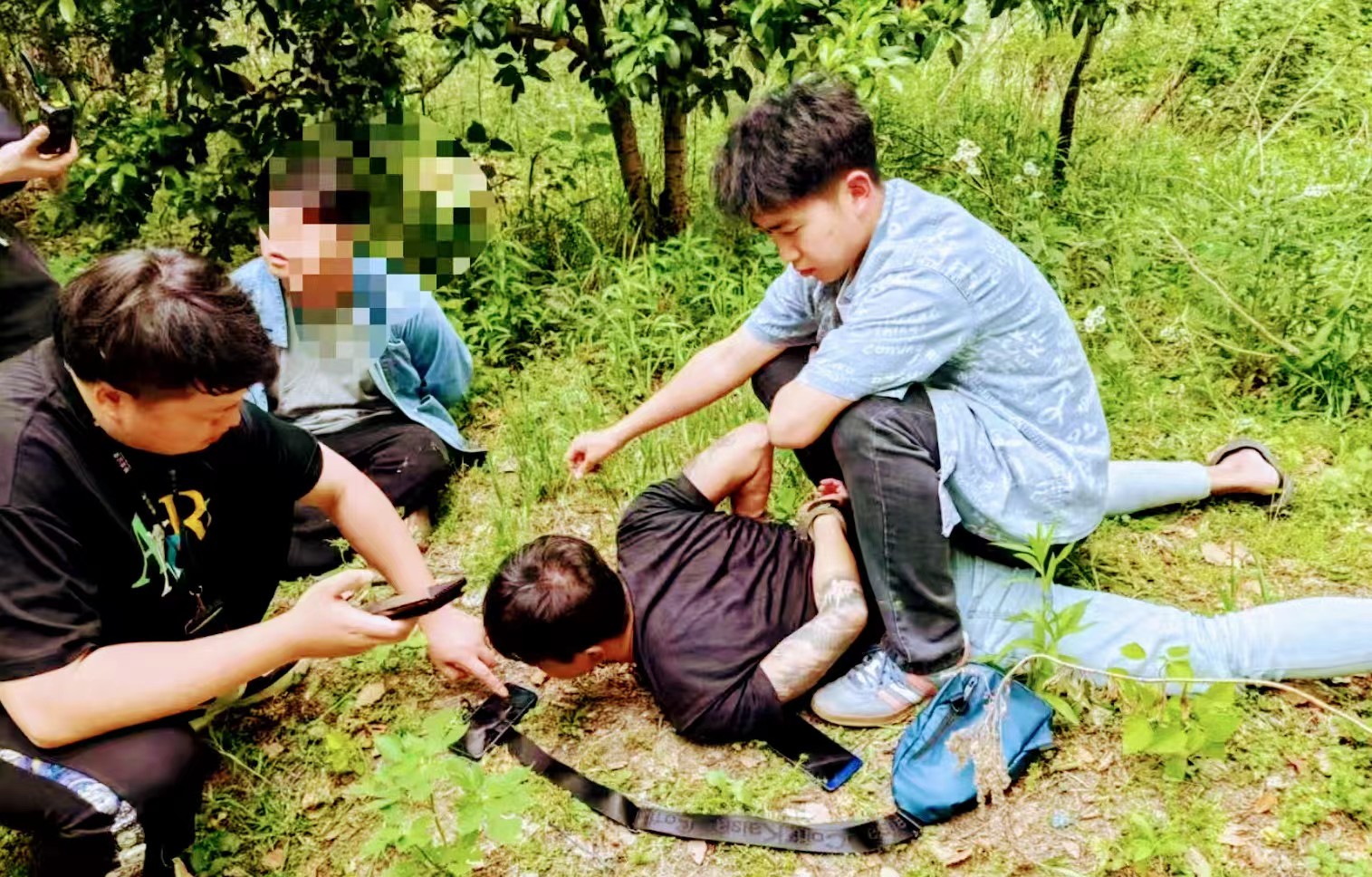 資金轉(zhuǎn)移更隱秘！靜安警方偵破「埋包轉(zhuǎn)贓」電詐案