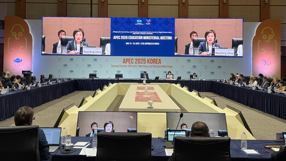 第七屆亞太經(jīng)合組織教育部長(zhǎng)會(huì)議濟(jì)州舉行 蔡若蓮與各國(guó)代表交流並介紹香港教育優(yōu)勢(shì)