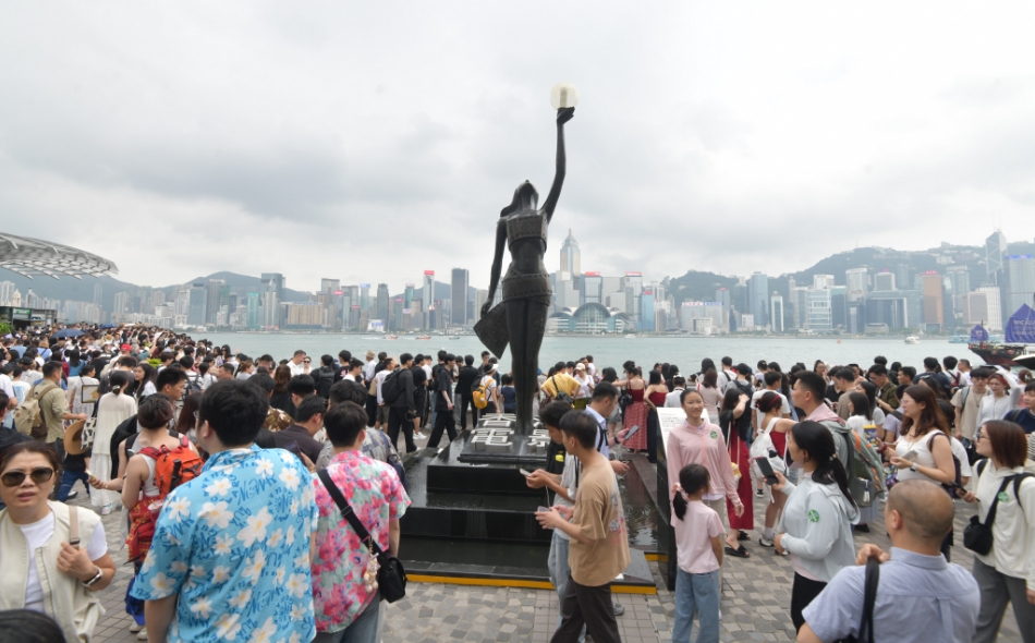 首四個(gè)月訪港旅客達(dá)1600萬(wàn)人次 多個(gè)客源市場(chǎng)大增20%至30%