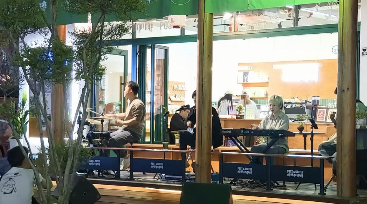 皖屯溪河街：文創(chuàng)+咖啡  「郵」點(diǎn)意思