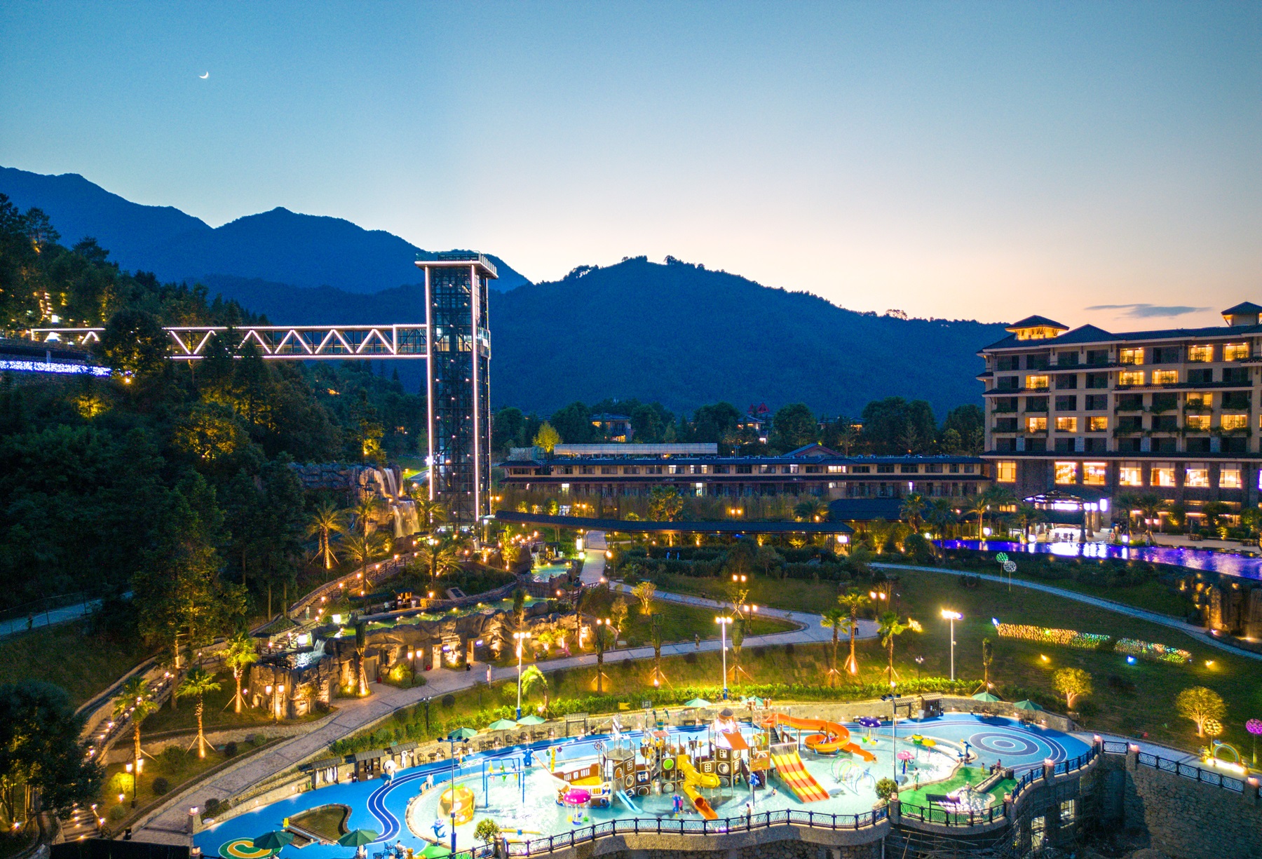 桂賀州西溪溫泉五一吸引超萬(wàn)名遊客 冀打造灣區(qū)自然療愈基站