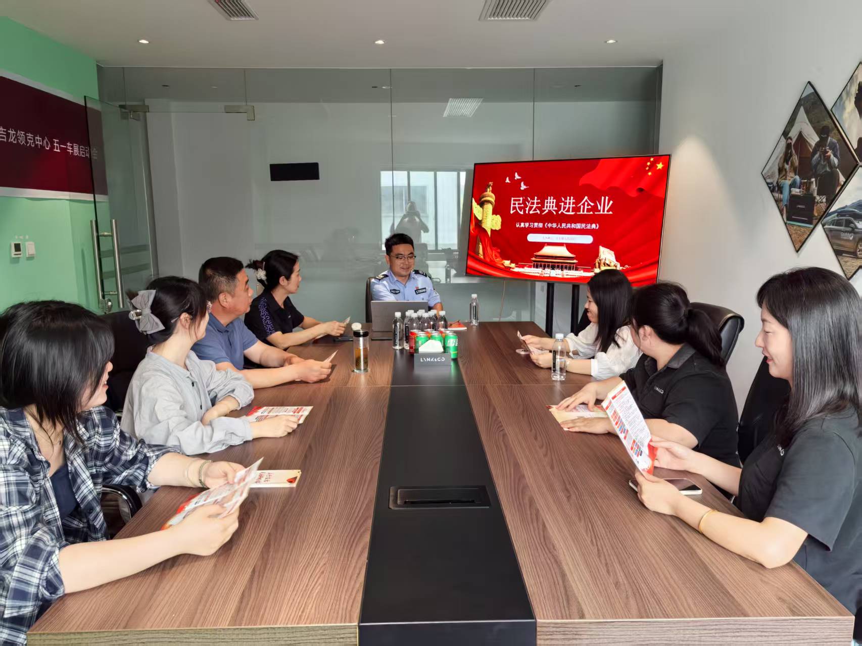 皖休寧縣開展「民法典進(jìn)企業(yè)」普法活動(dòng)