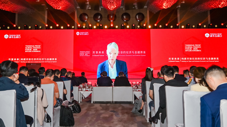 諾獎(jiǎng)得主米高·斯賓塞：中美AI領(lǐng)域差距在迅速縮小