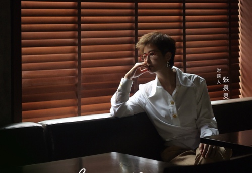 《背後》主創(chuàng)：有溫度的訪談與嘉賓照鏡子