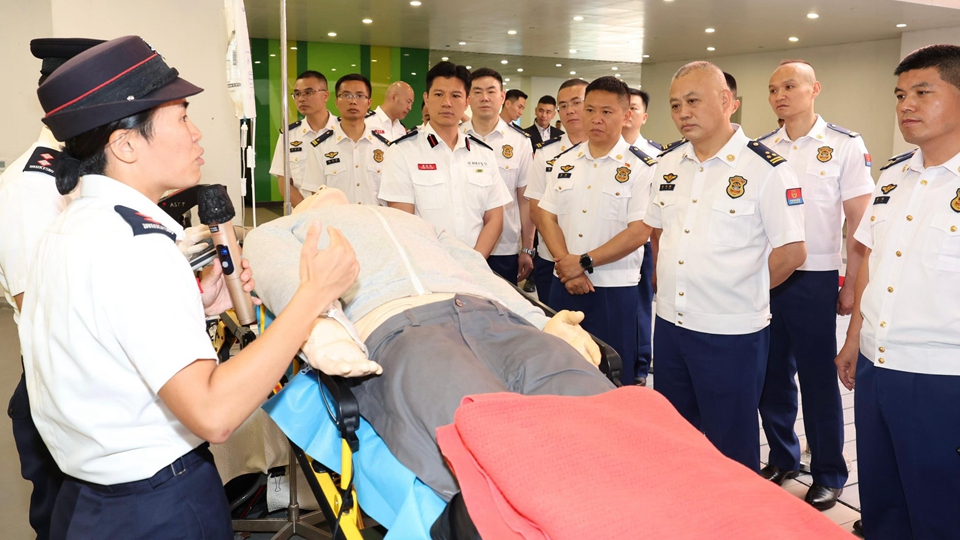 湖南消防救援總隊來港交流 聯(lián)同消防處專隊操練