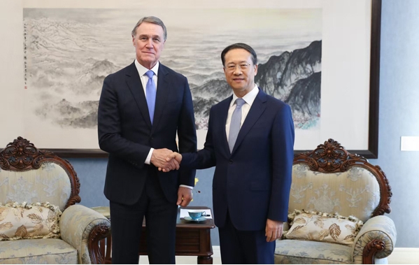 中國(guó)外交部副部長(zhǎng)馬朝旭會(huì)見(jiàn)美國(guó)新任駐華大使龐德偉