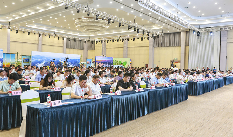 有片 | 第二屆杭黃跨省合作推進(jìn)會(huì)在歙縣舉行