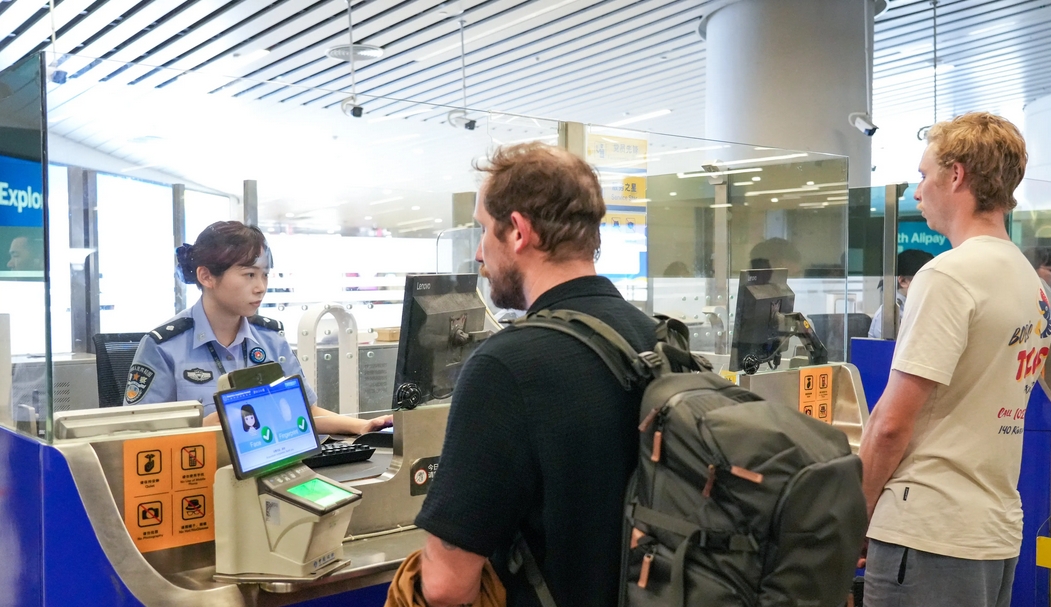 事關(guān)外國人來華 外交部發(fā)布單方面免簽政策常見問題解答