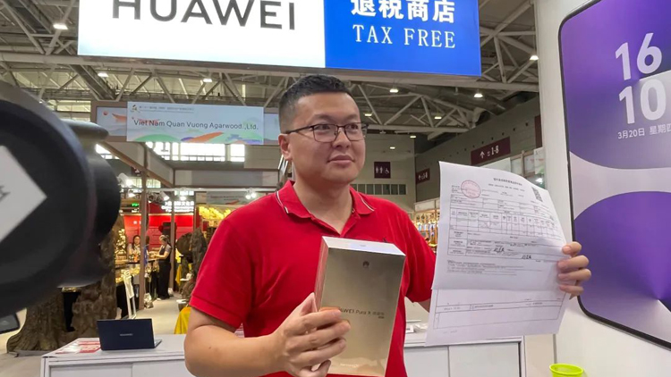 文博會(huì)首單離境退稅「即買(mǎi)即退」誕生