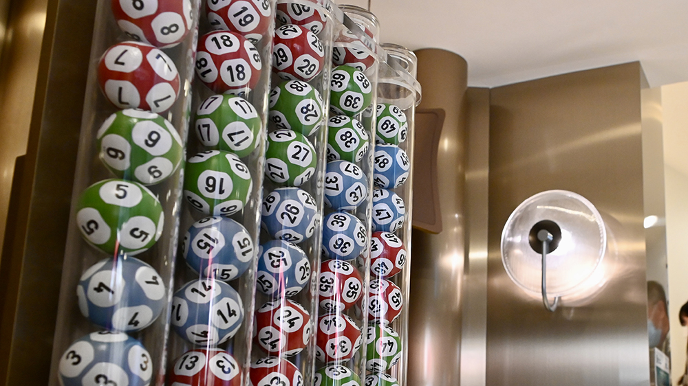 今晚第057期六合彩頭獎無人中 下期獎金3400萬元