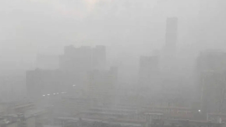 暴雨+強(qiáng)對(duì)流天氣預(yù)警！廣東東部、南部或?qū)⒂欣妆┍? title=