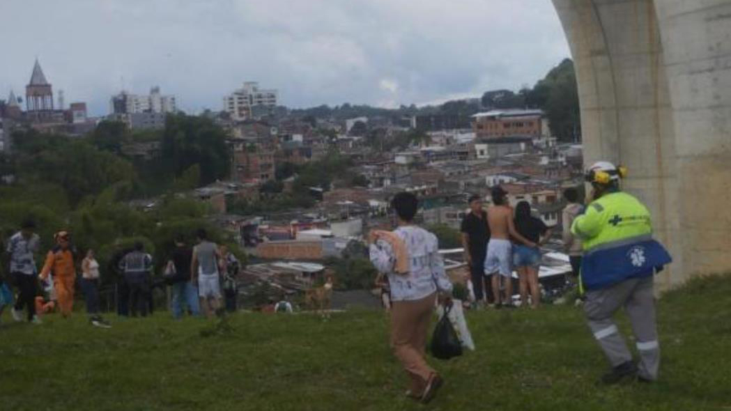 哥倫比亞一大學巴士發(fā)生交通事故 已致9人死亡