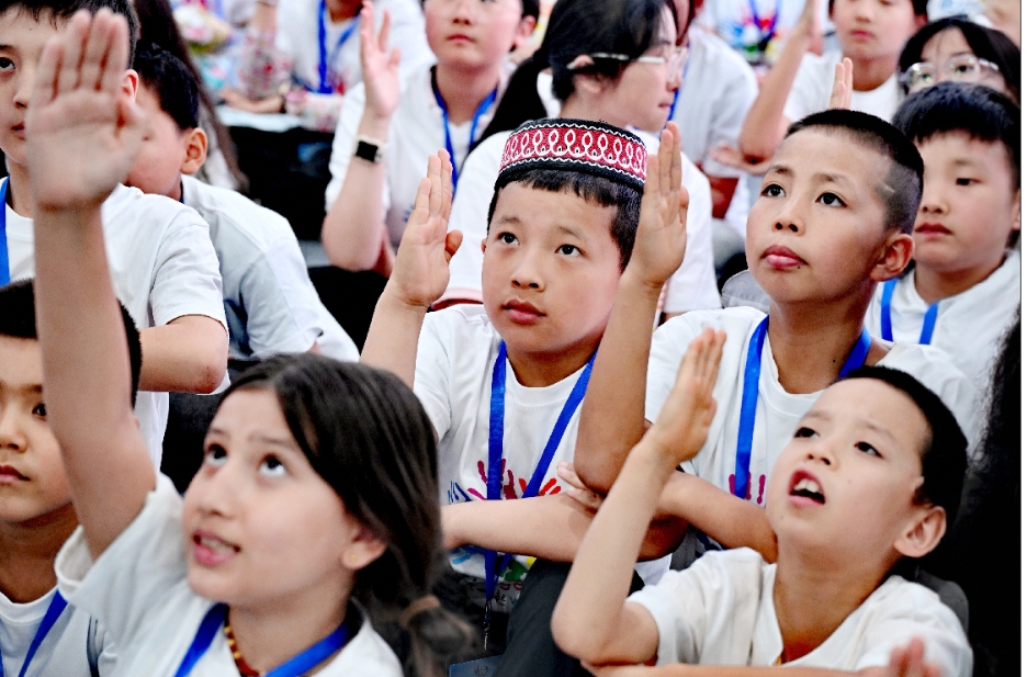 皖疆童行牽小手 石榴花開映廬州