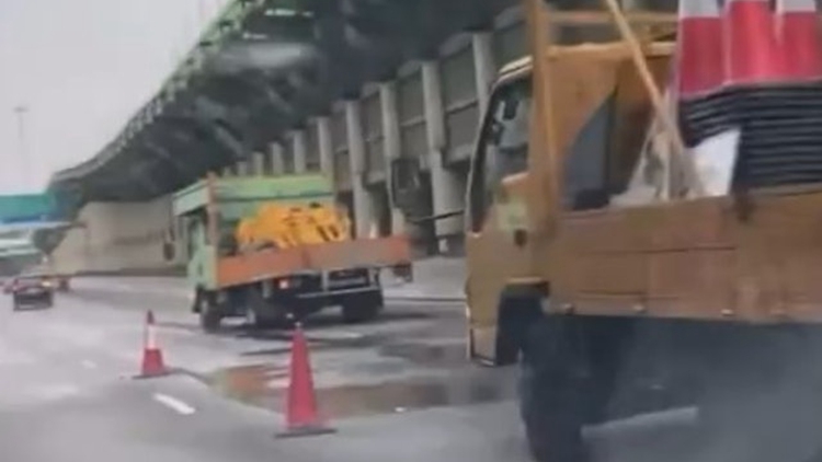 屯門公路近兆康港鐵站有食水管滲漏 中線及快線暫時(shí)封閉