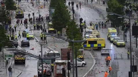 英國(guó)利物浦發(fā)生汽車衝撞球迷事件 27人受傷