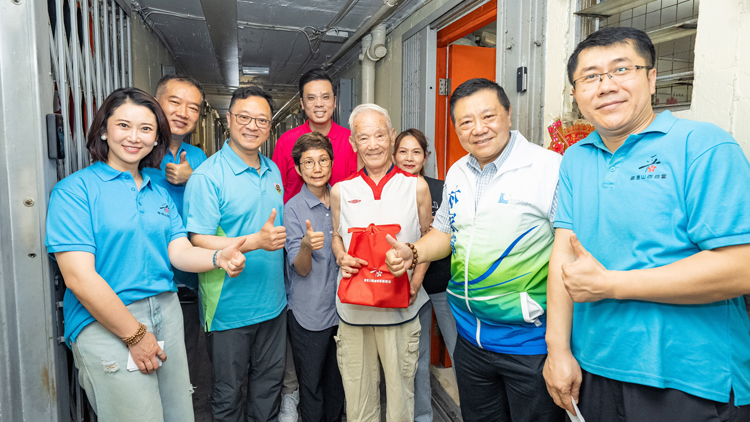 懲教署義工團(tuán)探訪弱勢社群 端午愛心速遞傳遞關(guān)懷