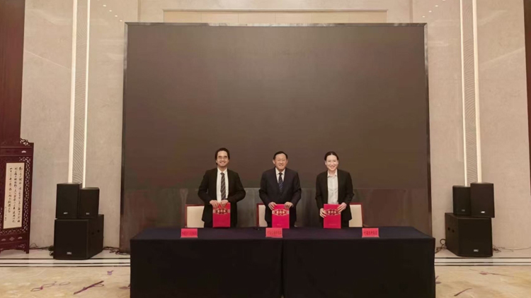 鄭志剛參與開發(fā)「一帶一路」重要港口碼頭項目