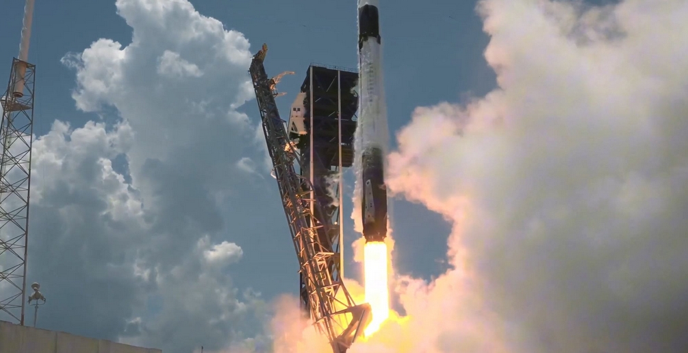 「獵鷹9」火箭將24顆「星鏈」衛(wèi)星送入極地軌道