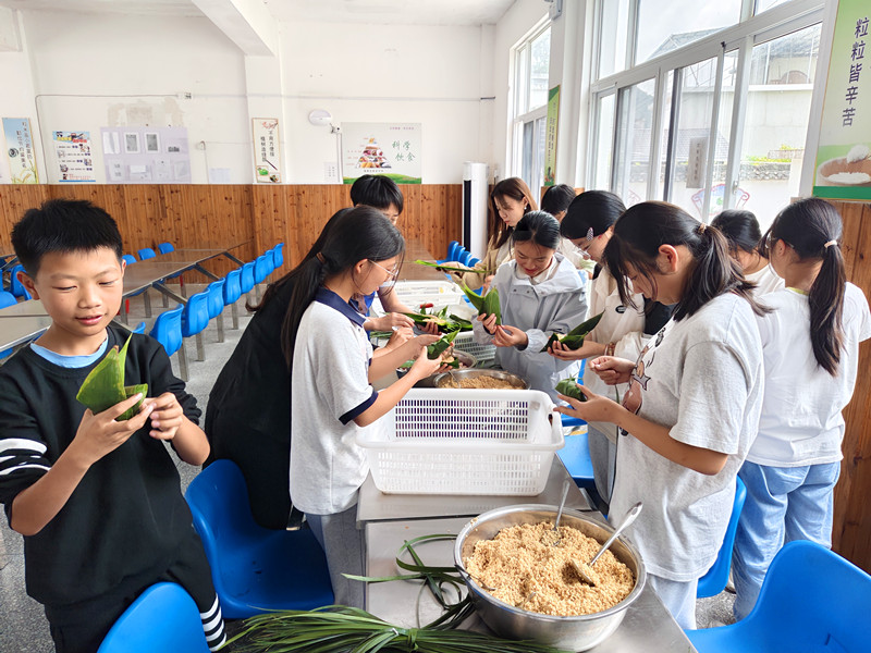 皖黟縣柯村鎮(zhèn)：粽香傳情 暖心端午