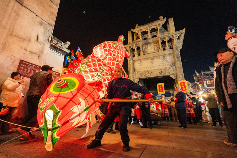 安徽文化符號——歙縣魚燈亮相中國成都國際非遺節(jié)