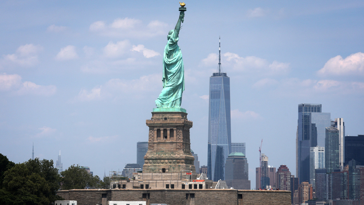 受特朗普貿(mào)易戰(zhàn)衝擊 美國(guó)首季GDP萎縮0.2% 三年來首次下滑