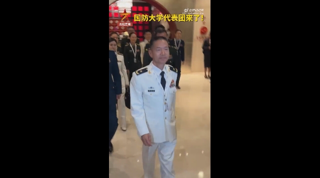 有片｜國防大學(xué)代表團(tuán)出席香會開幕晚宴