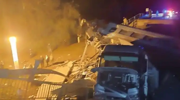 俄羅斯一橋樑坍塌致列車脫軌 造成至少7人死亡