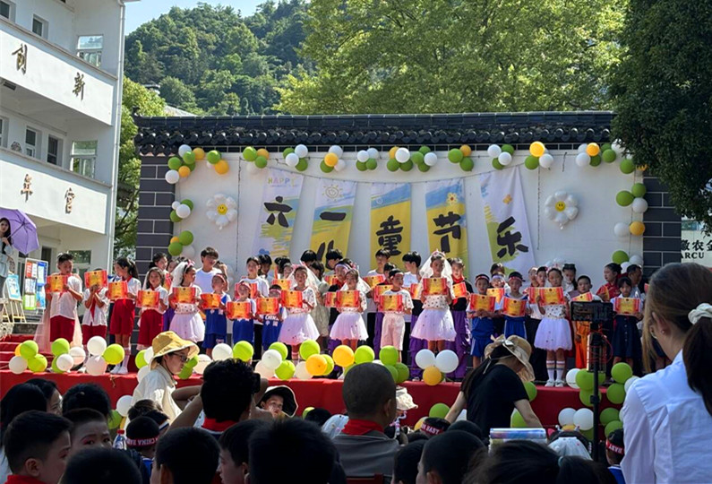 皖黟縣柯村鎮(zhèn)：童心向黨 快樂成長