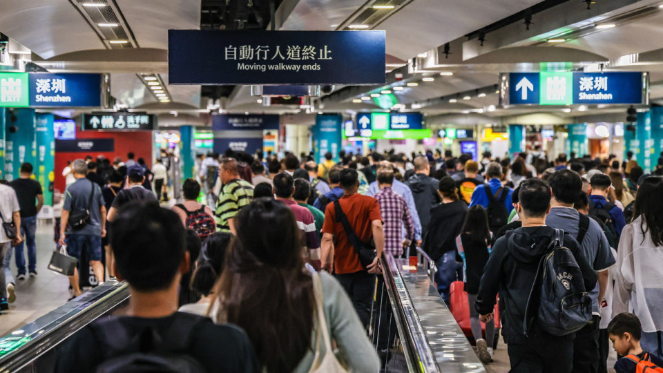 內地端午節(jié)長周末結束 截至晚上9時逾72萬人次出入境