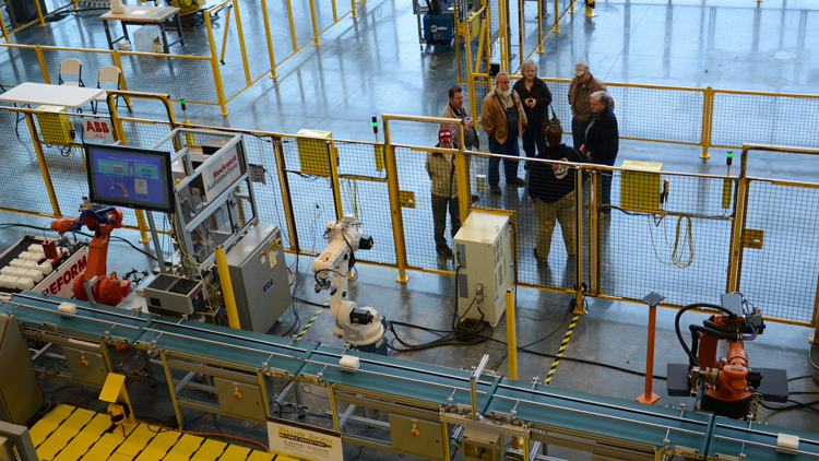 美國製造業(yè)活動連續(xù)第四個月萎縮 進口指標降至16年最低 道指早段跌近二百點