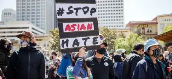 調(diào)查顯示超半數(shù)美國(guó)亞太裔居民去年曾遭仇恨攻擊 