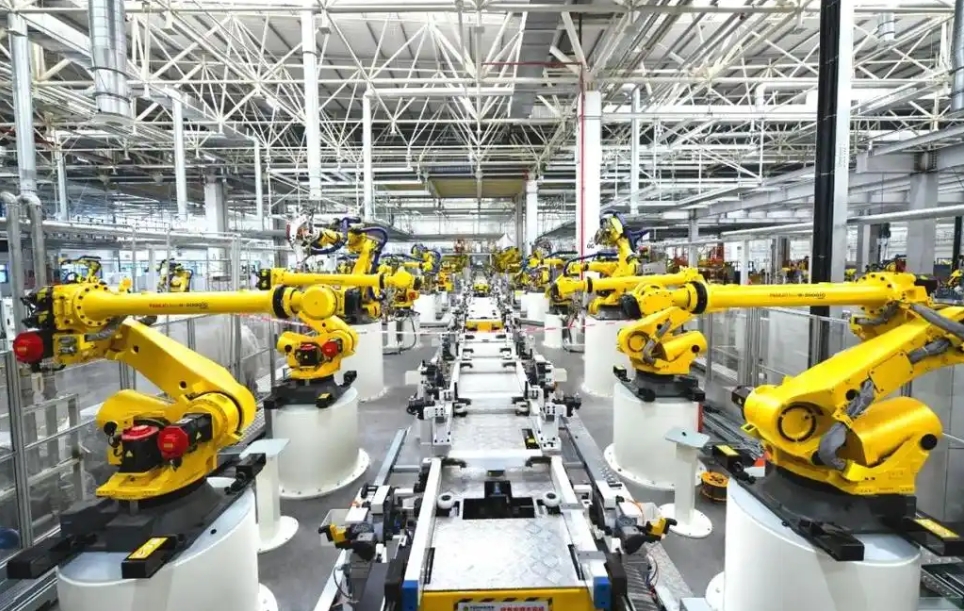 5月財(cái)新中國(guó)製造業(yè)PMI降至48.3 2024年10月以來(lái)首次收縮