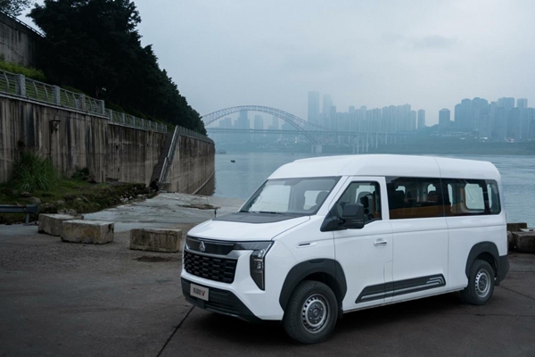 全家出行的終極答案——中國重汽先鋒官V，即刻出發(fā)