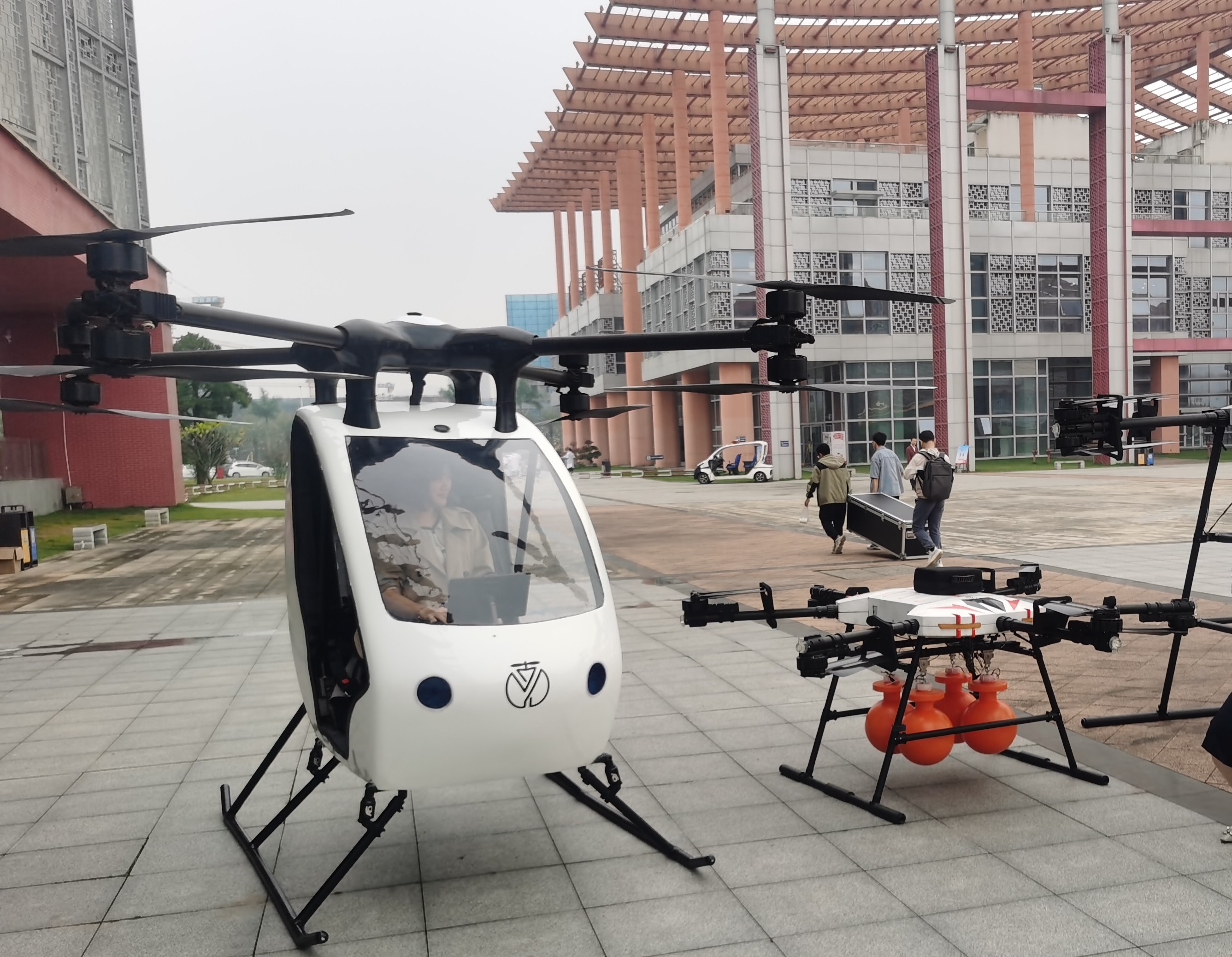 福建龍文：低空經(jīng)濟(jì)展翅飛翔  領(lǐng)航未來新藍(lán)圖