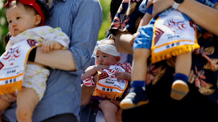 日本出生率再創(chuàng)新低 2024年出生人口首次跌破70萬
