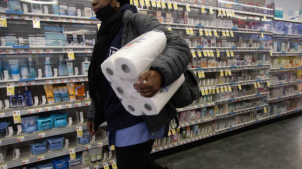 報告：特朗普關(guān)稅政策將削減財政赤字，但拖累經(jīng)濟增長與家庭購買力