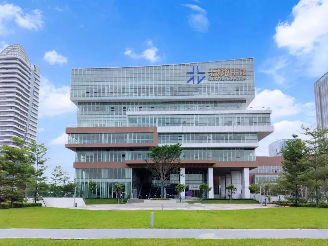 打卡廣州北部文化新地標(biāo) 花都圖書館書香會(huì)客廳