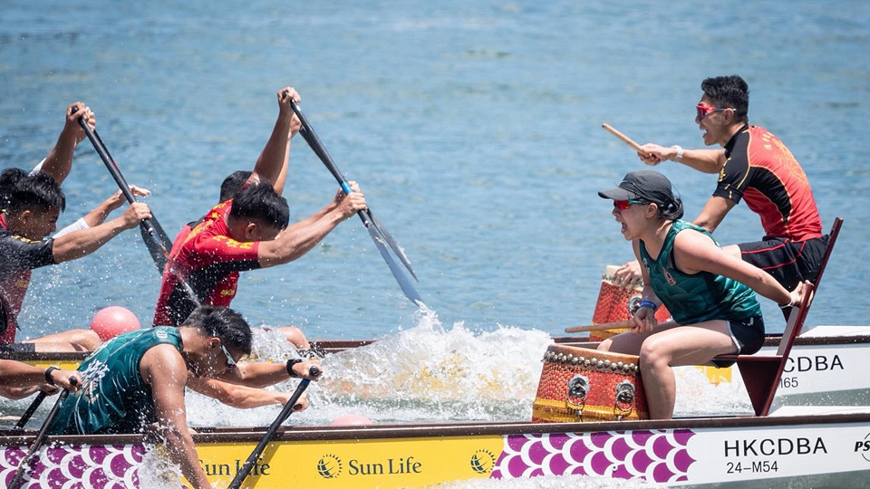 海關(guān)龍舟隊(duì)參加香港國際龍舟邀請(qǐng)賽 奪紀(jì)律部隊(duì)盃亞軍