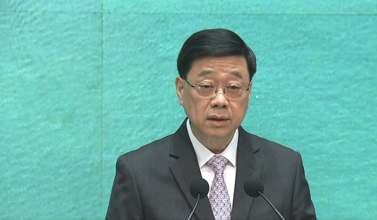 食環(huán)署牌照施加國(guó)安條件 李家超稱是履行法律責(zé)任和義務(wù)