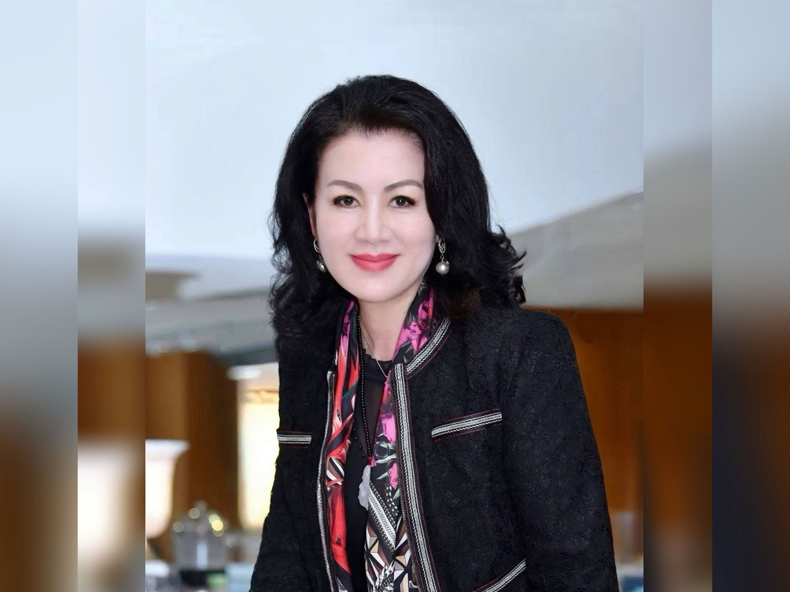 文化交流心連心 翰墨飄香草原情   ──訪香港中外文化藝術(shù)交流協(xié)會(huì)理事長(zhǎng)陳曉薇