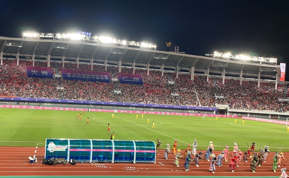 十五運(yùn)會(huì)女足U16 決賽廣東 0比1 上海  上海隊(duì)獲十五運(yùn)競(jìng)體項(xiàng)目首金 廣東隊(duì)獲亞軍